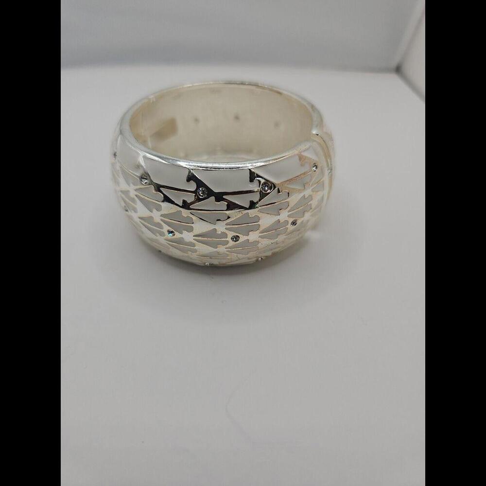 NWOT White Silver Enamel Sequin Brand Clamp bracelet 7 " Circumference Msrp $48